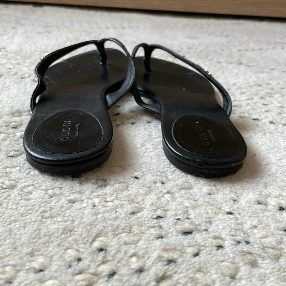 Gucci Black and Silver Sandals with Minimalist Design - Picture 5 of 6
